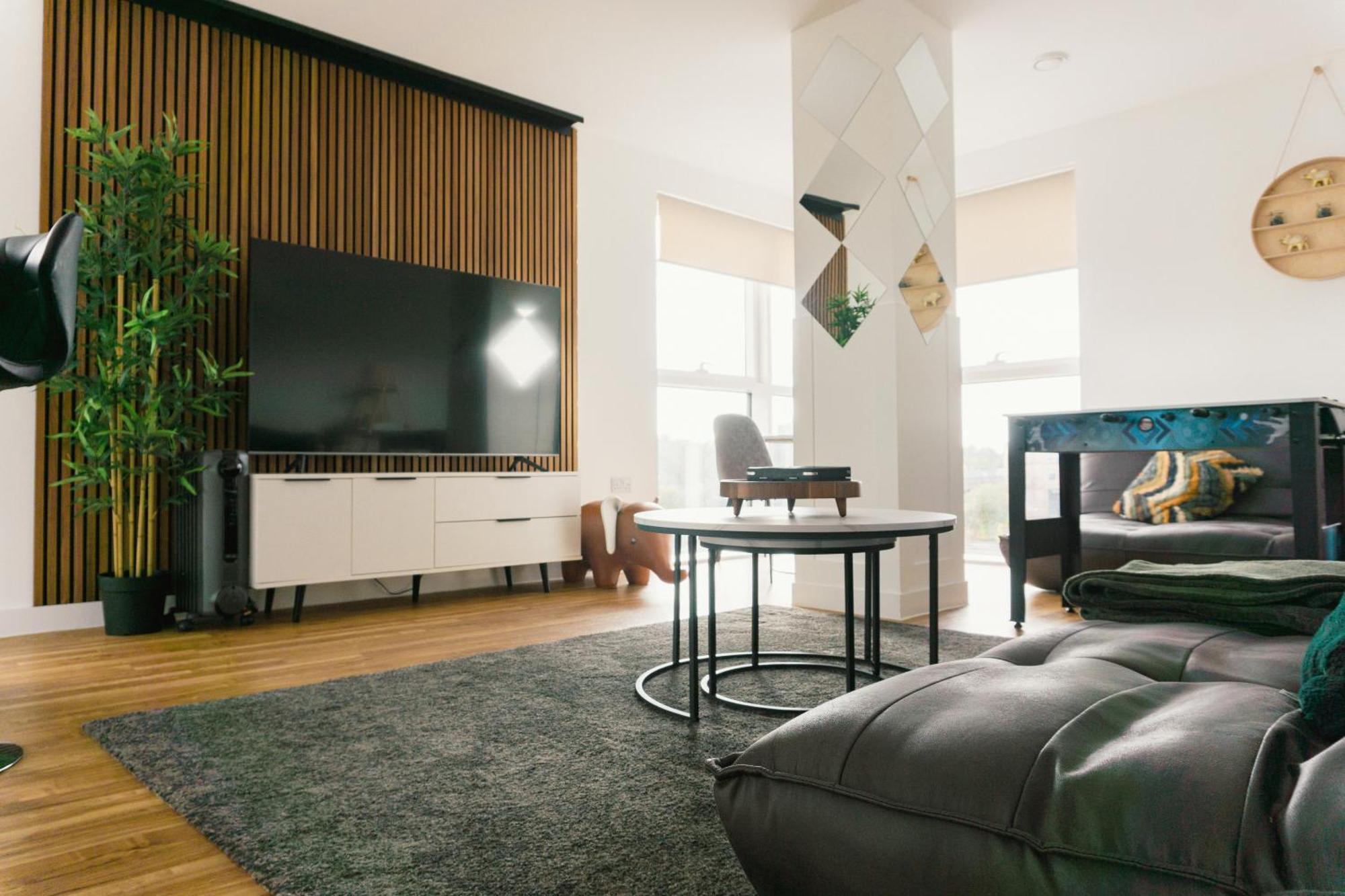 Manchester'S Luxurious 2-Bed Haven With Balcony - Canal Views & Proximity To Manchester United Exterior foto
