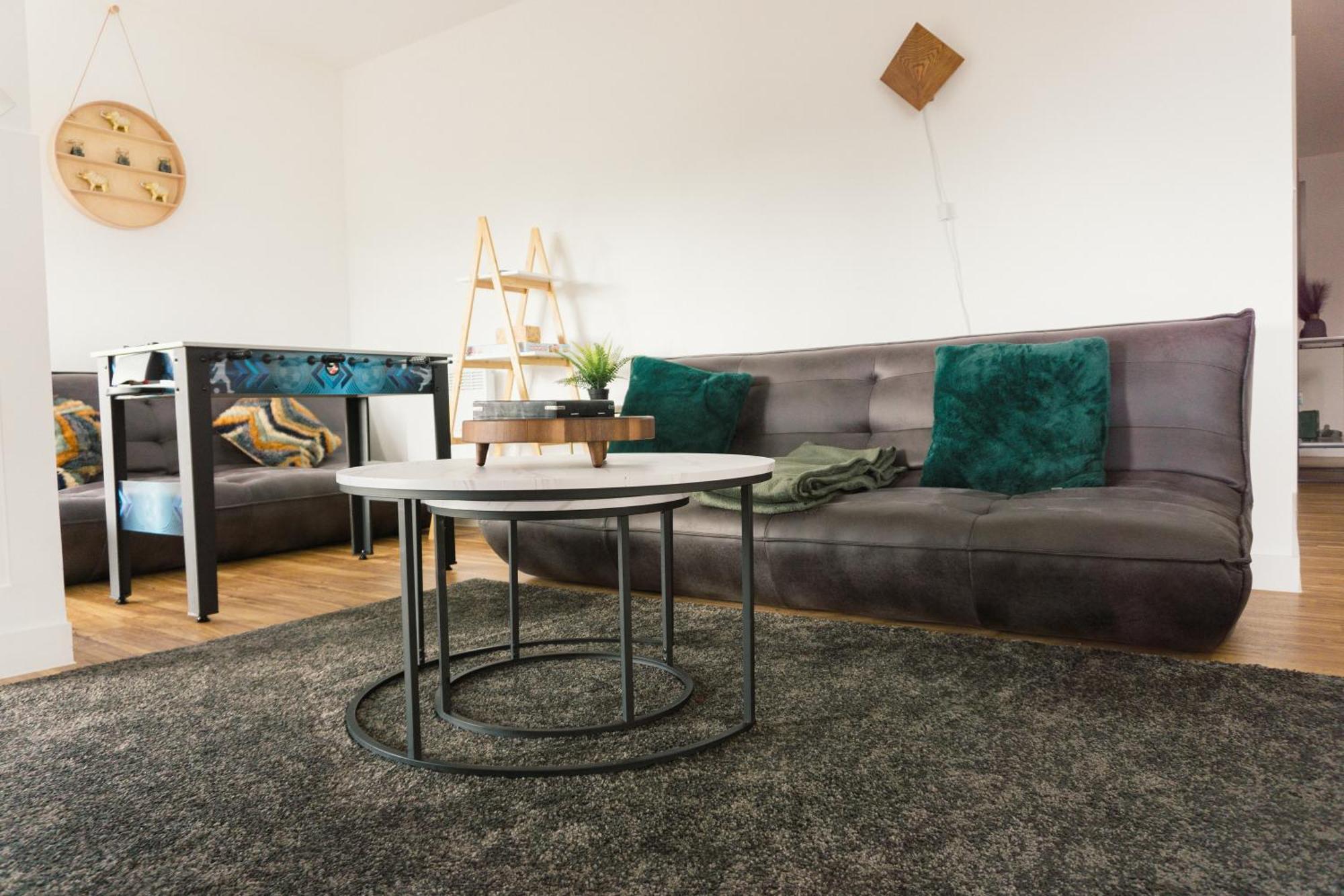 Manchester'S Luxurious 2-Bed Haven With Balcony - Canal Views & Proximity To Manchester United Exterior foto