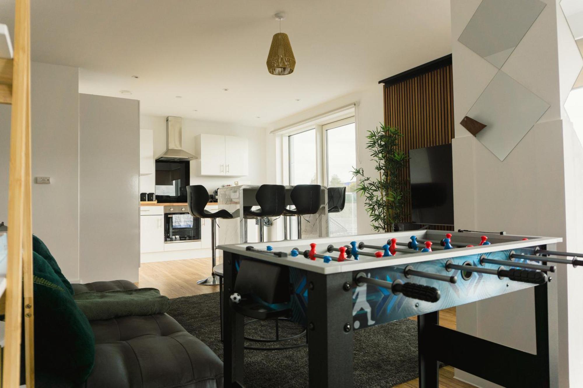 Manchester'S Luxurious 2-Bed Haven With Balcony - Canal Views & Proximity To Manchester United Exterior foto
