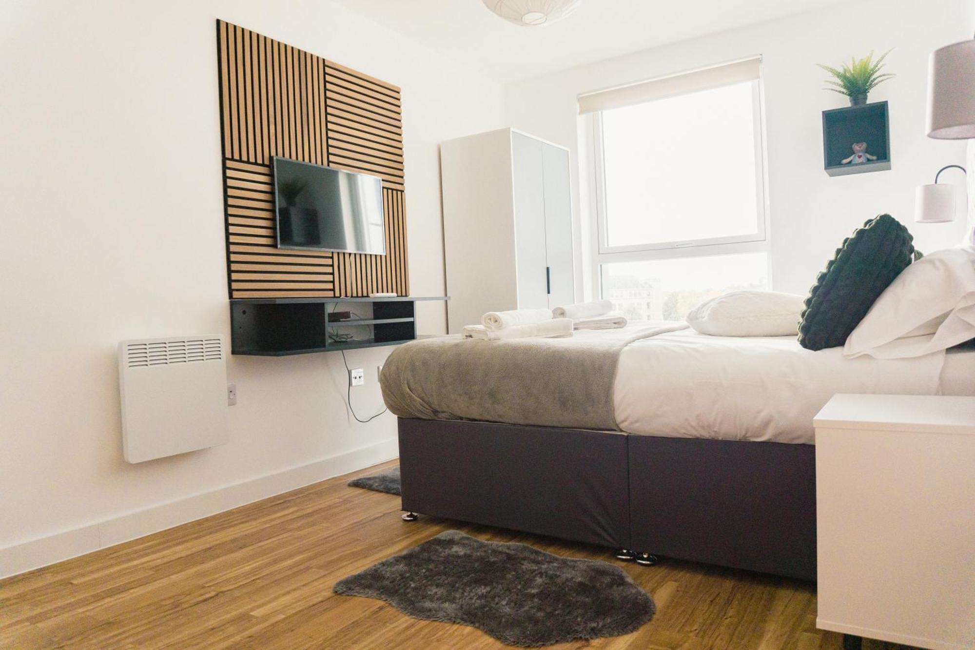 Manchester'S Luxurious 2-Bed Haven With Balcony - Canal Views & Proximity To Manchester United Exterior foto