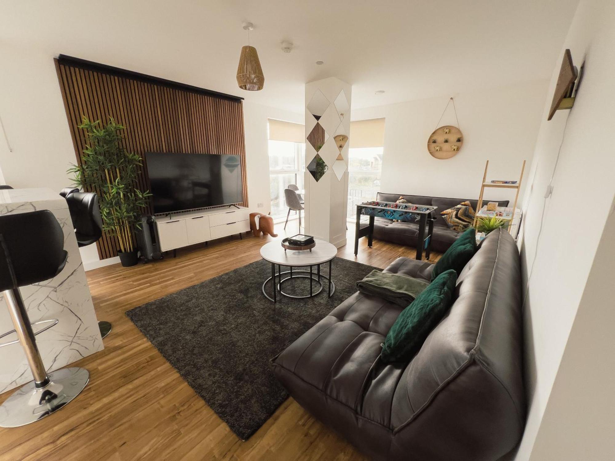 Manchester'S Luxurious 2-Bed Haven With Balcony - Canal Views & Proximity To Manchester United Exterior foto