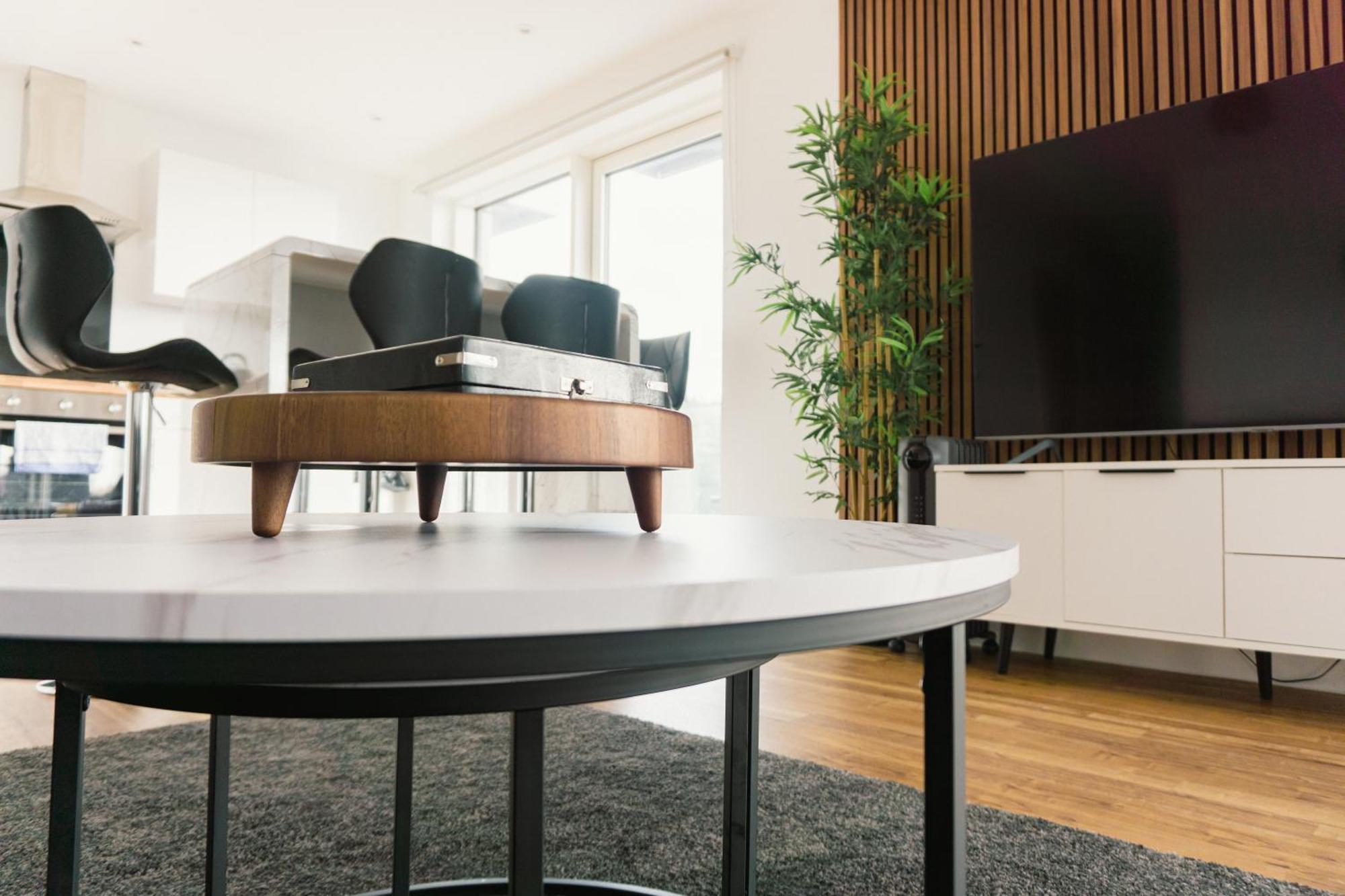 Manchester'S Luxurious 2-Bed Haven With Balcony - Canal Views & Proximity To Manchester United Exterior foto